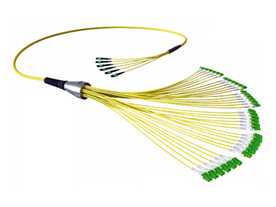 Foto Ensamblajes pre-conectorizados de fibra óptica.